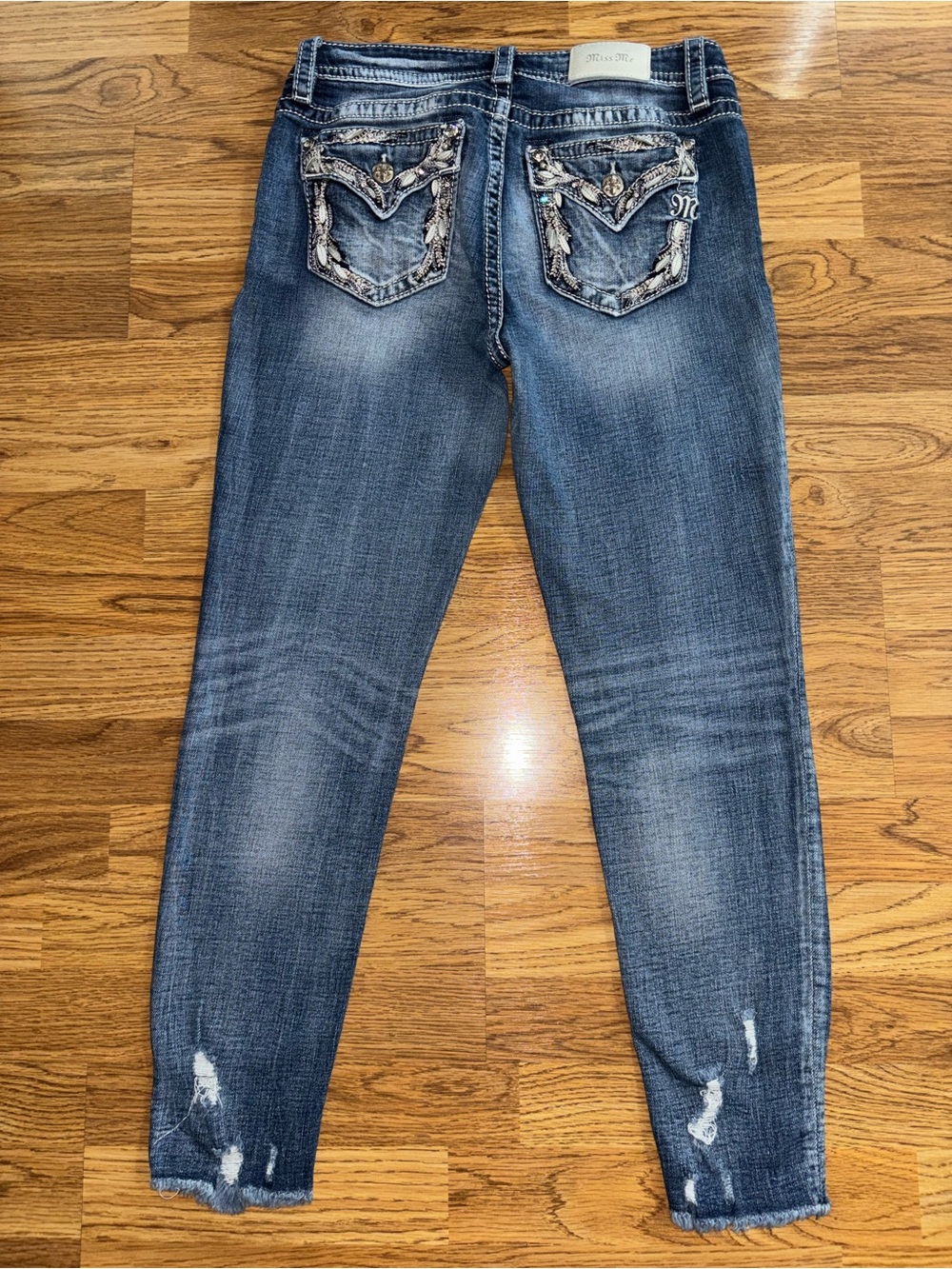Miss Me Curvy Ankle Skinny Jeans Women’s Size 29x27 Distressed Rhinestone Pearls